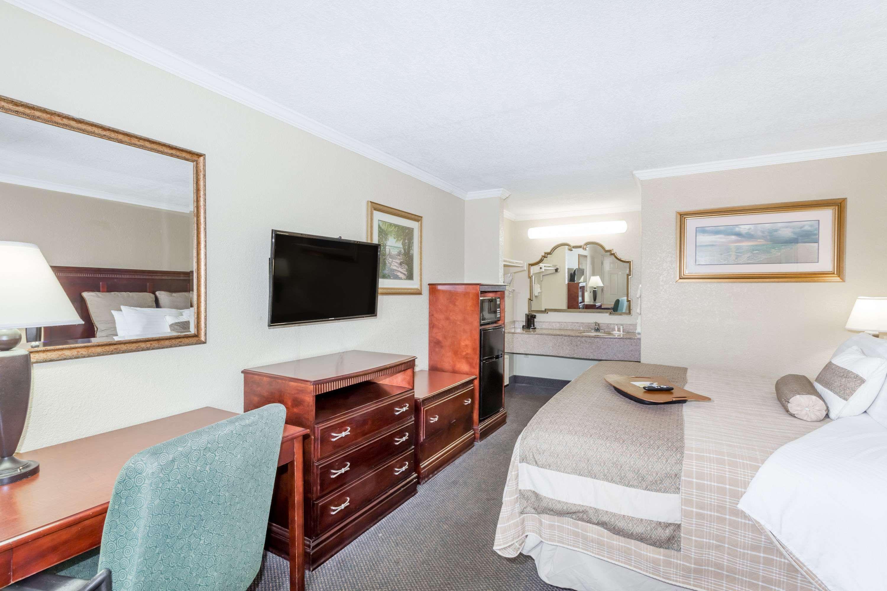 Days Inn By Wyndham Destin Eksteriør bilde